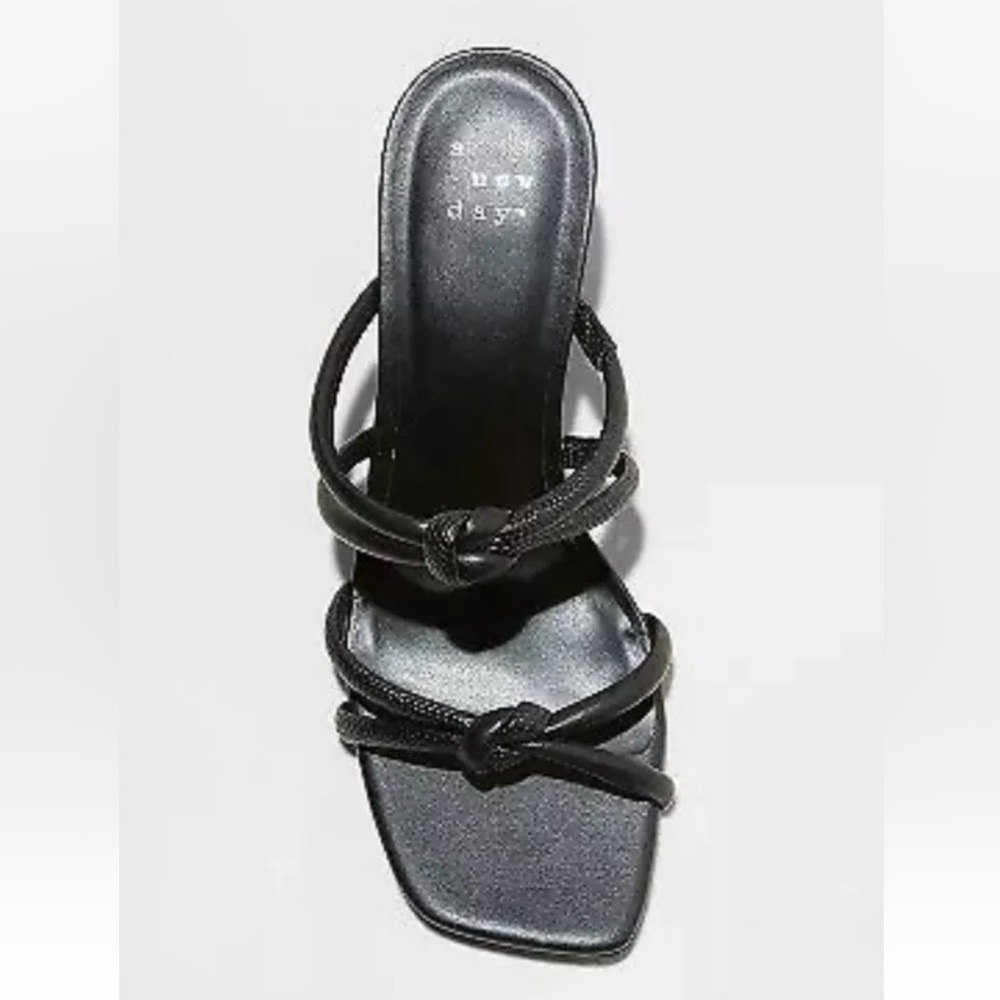 Black Women Heels - Picture 2 of 8